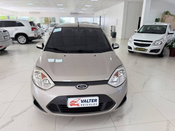 FORD FIESTA 1.6 ROCAM SE SEDAN 8V FLEX 4P MANUAL FORD FIESTA 1.6 ROCAM SE SEDAN 8V FLEX 4P MANUAL